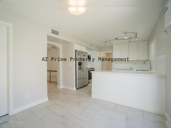 Building Photo - 16630 N 67th St