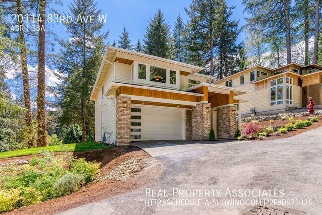 Building Photo - Edmonds Home