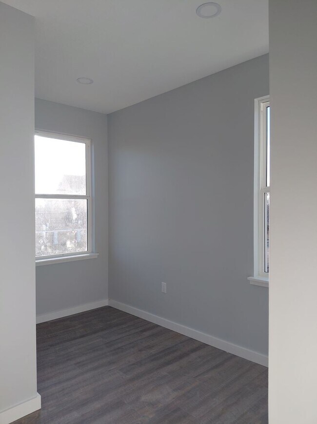 Building Photo - 707/709 Maple Street