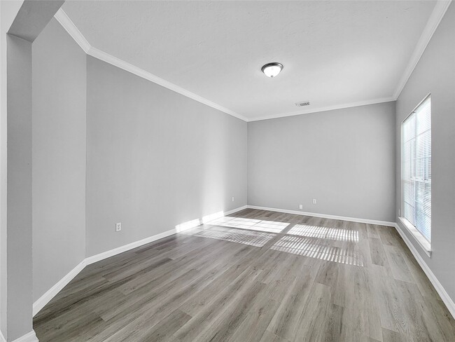 Building Photo - 11902 Cottonwood Ln