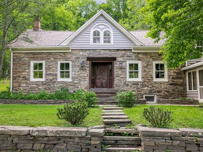 Building Photo - 50 Rose Hill Rd