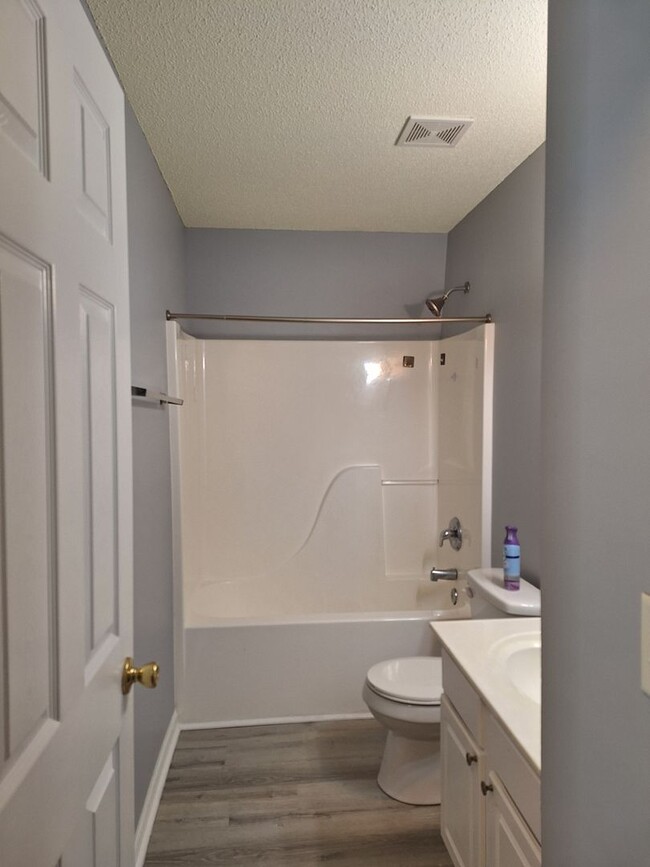 Building Photo - Wonderful Four Bedroom Home in Northeast C...
