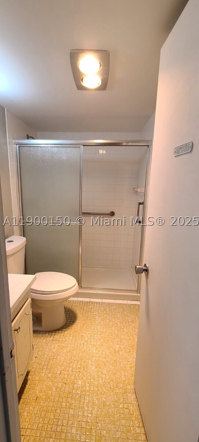Building Photo - 92 Berkshire D