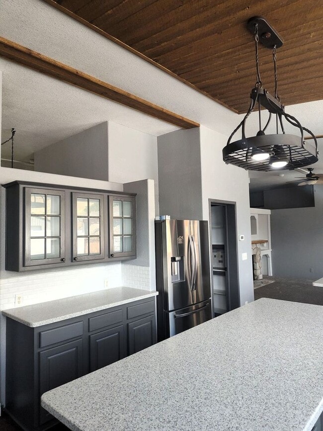 Building Photo - Spacious 3 Bed, 2 Bath Home with Shop & Stunning River Views – Clemans Addition