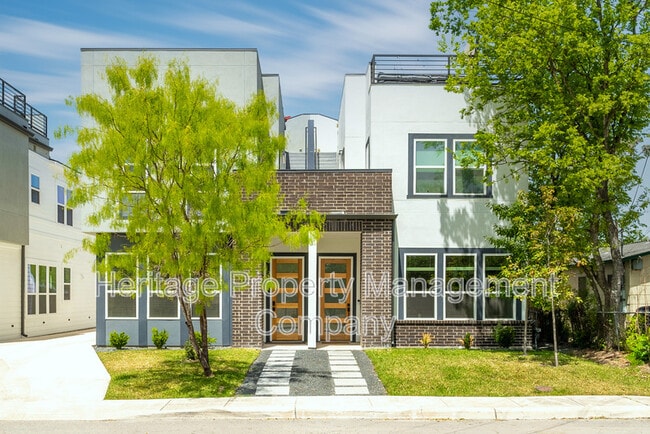 Building Photo - 719 Eleanor Ave