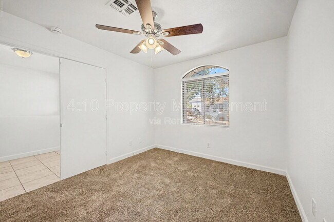 Building Photo - 280 S Elizabeth Way