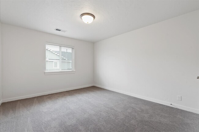 Building Photo - 11016 W Portola St