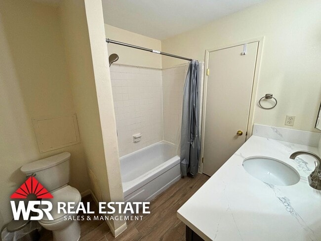 Building Photo - Charming upgraded condo in Upland!