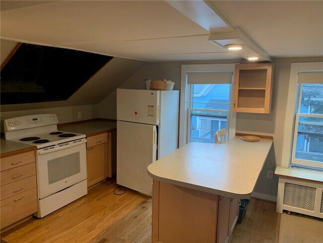 Building Photo - 107 Prospect Hill St