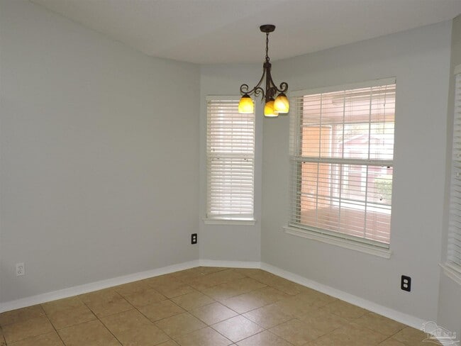 Building Photo - 5097 Chinook Ave