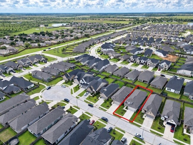 Building Photo - 27127 Cutleaf Daisy Ct