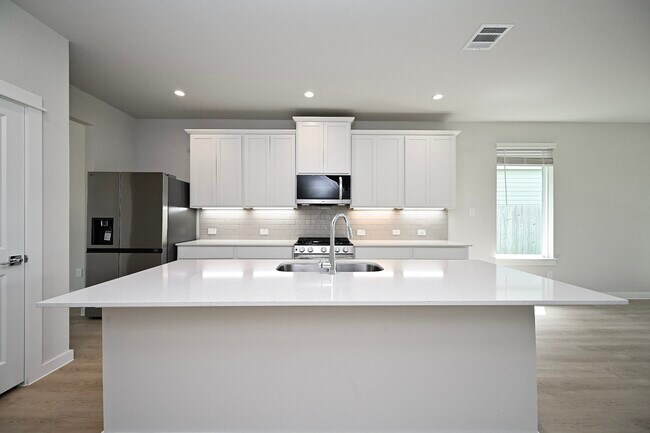 Building Photo - 33019 School Hl Rd