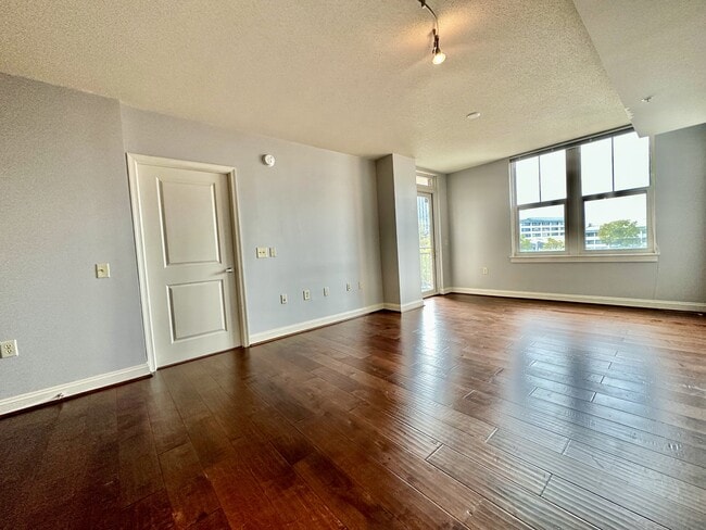 Building Photo - 11760 Sunrise Valley Dr