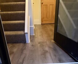 Building Photo - 466 Franklin St