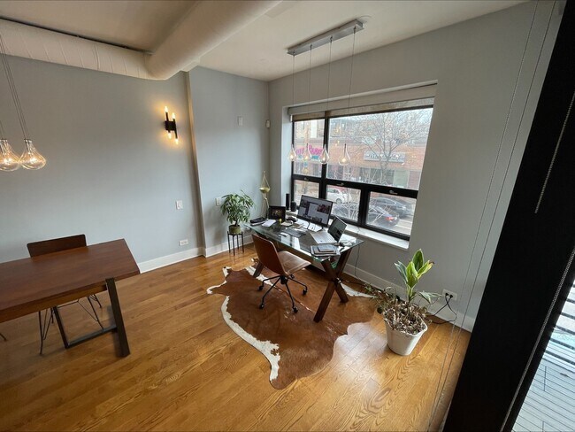 Building Photo - 3310 N Halsted St