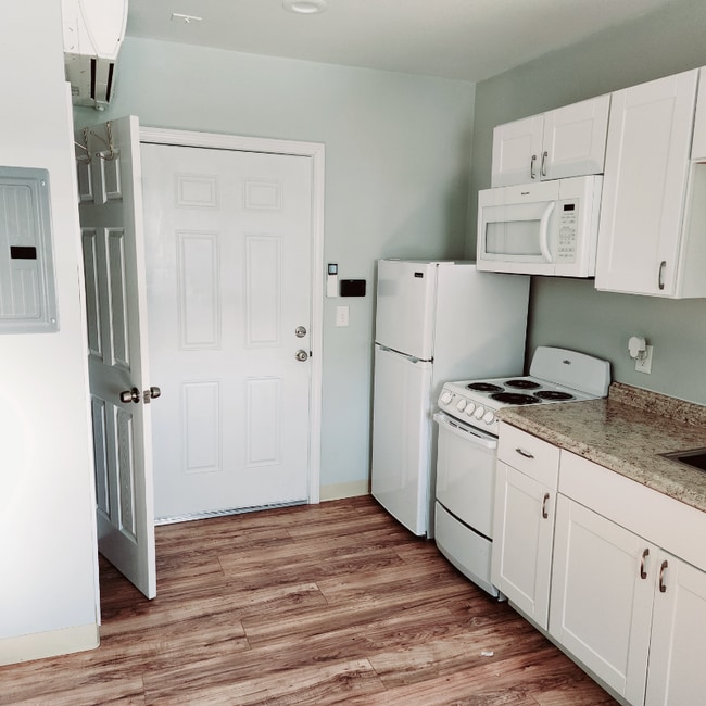 Building Photo - 776 Main St