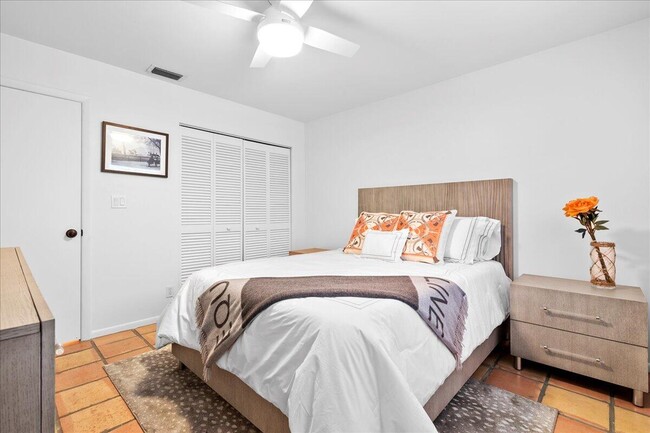Building Photo - 2542 Bedford Mews Dr