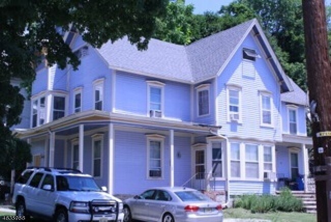 Primary Photo - 28 East