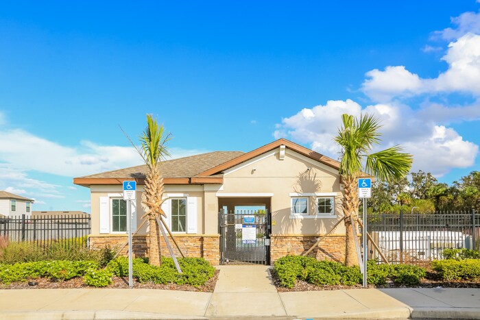 Building Photo - 844 Chatham Walk Dr