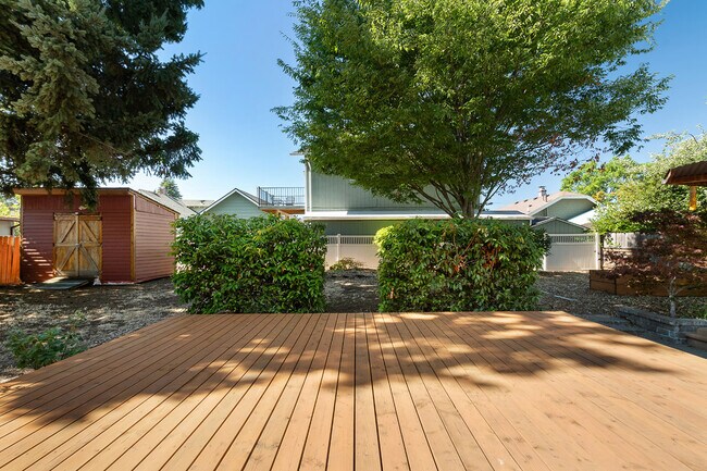 Building Photo - 4921 SE 76th Ave