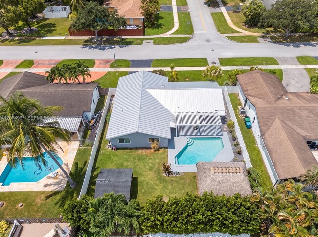 Building Photo - 5804 SW 116th Ave