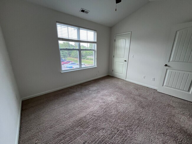 Building Photo - 202 Jordan Ln