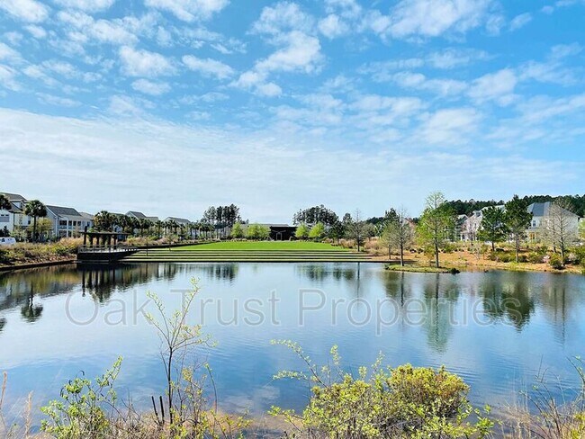 Building Photo - 225 Scholar Way