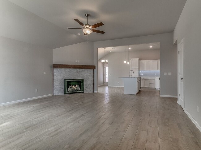 Building Photo - Beautiful New Home!