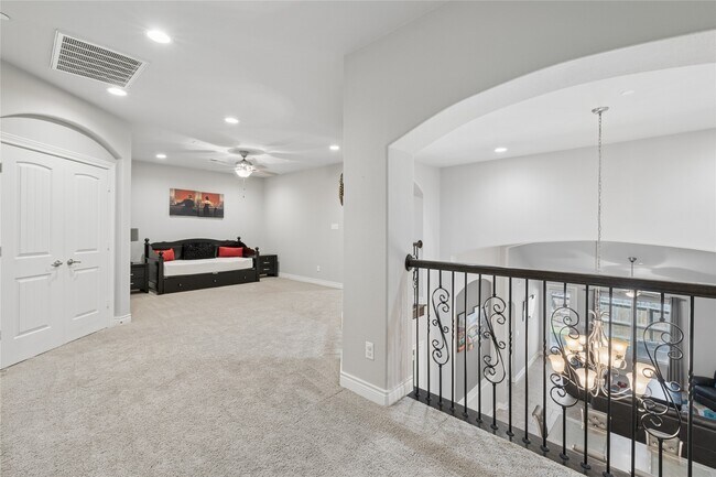 Building Photo - 9018 Meacom Dr