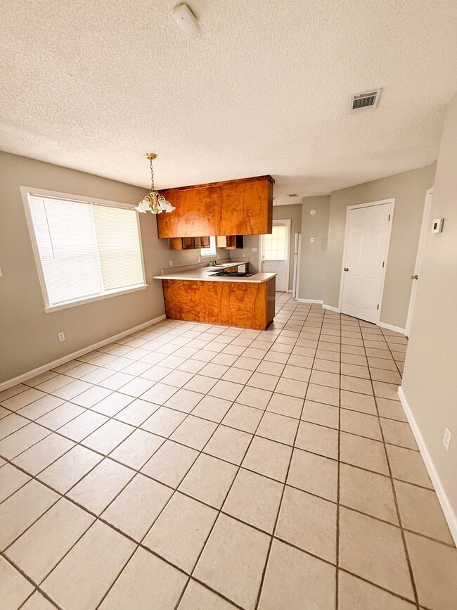 Building Photo - 3944 Heatherwoods Dr