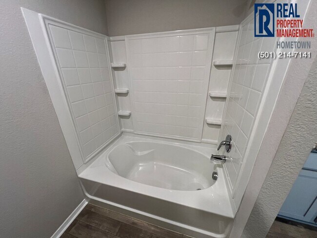 Building Photo - 2248 Bentwood Dr