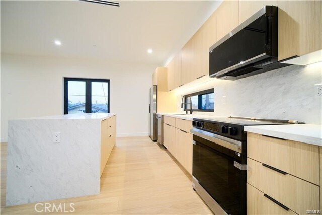 Building Photo - 618 Mariposa Ave