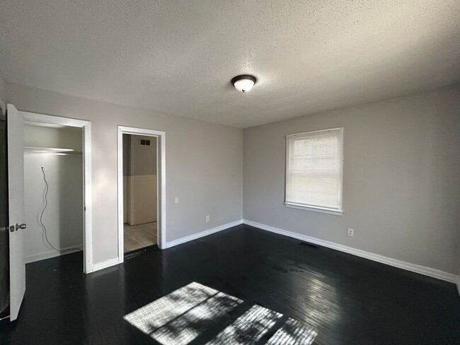 Building Photo - 400 11th St SW