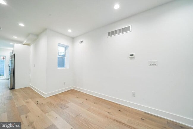 Building Photo - 1309 S 32nd St