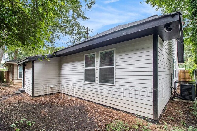 Building Photo - 751 Cascade Pl SW