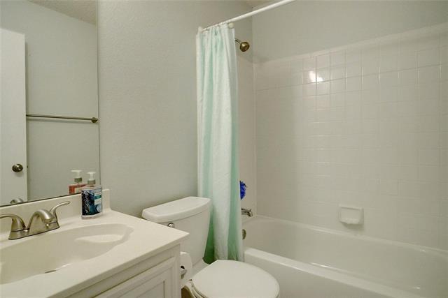 Building Photo - 1703 Creekpoint Dr