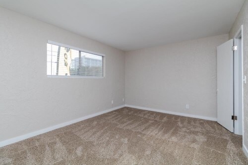 Building Photo - Corona del Norte