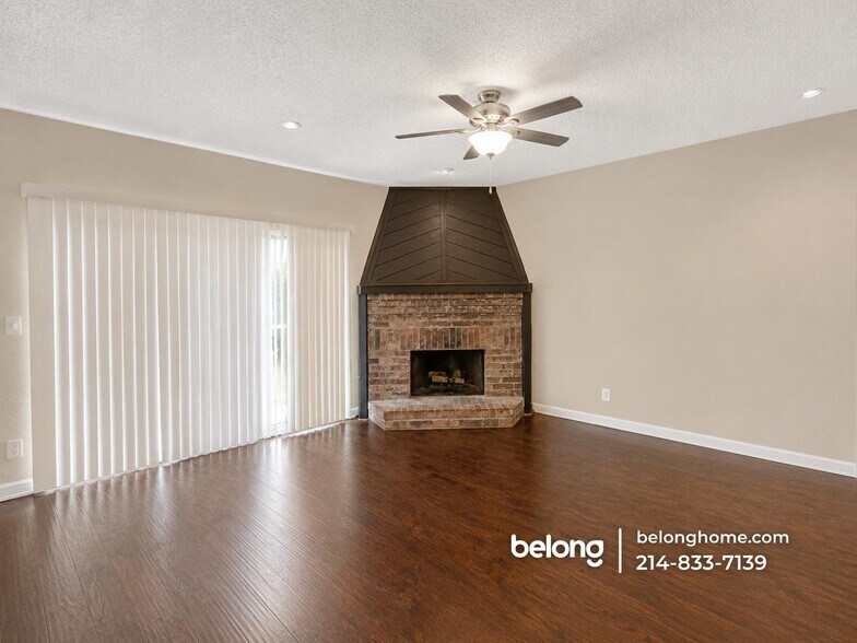Building Photo - 5313 Greenshaven Dr