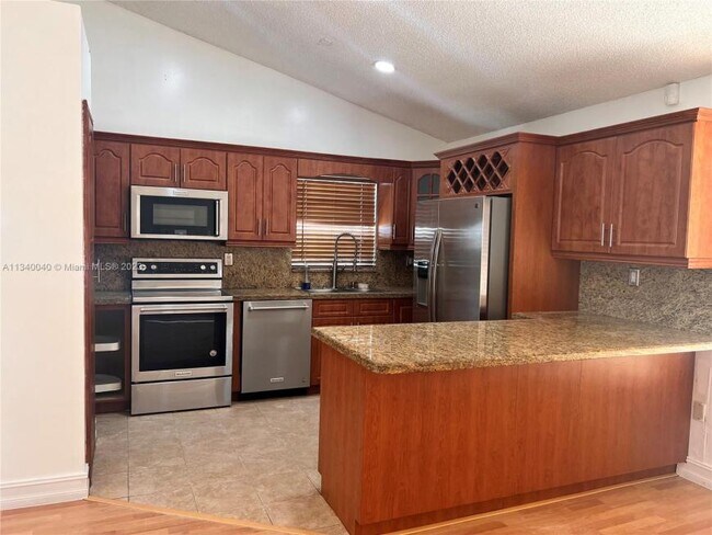 Building Photo - 3 bedroom in Miami Gardens FL 33055
