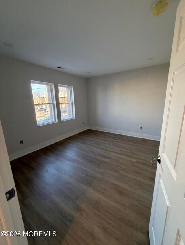 Building Photo - 808 Asbury Ave