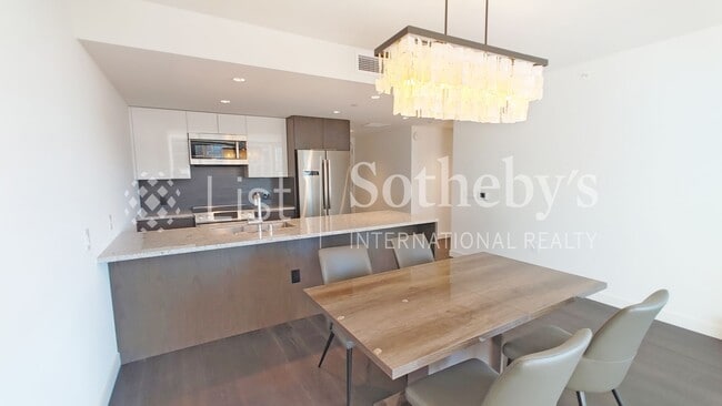 Building Photo - Ae'o #2303  |  Honolulu, HI