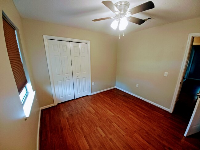 Building Photo - 206 Brittney Ln