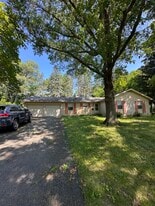 Building Photo - 9 Courtenay Cir