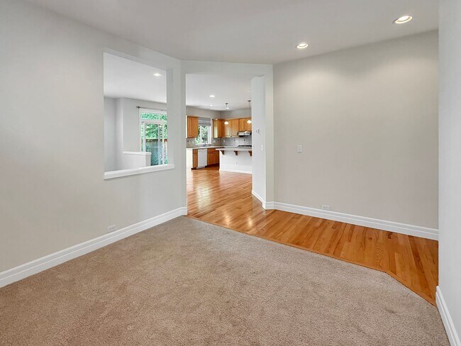 Building Photo - Charming Bothell 4BR Home w/ Bonus, Porch Swing & Private Backyard Awning