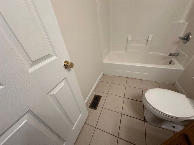 Building Photo - 1651 W Kole Dr