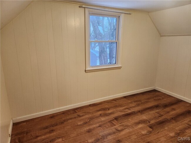 Building Photo - 437 Church St