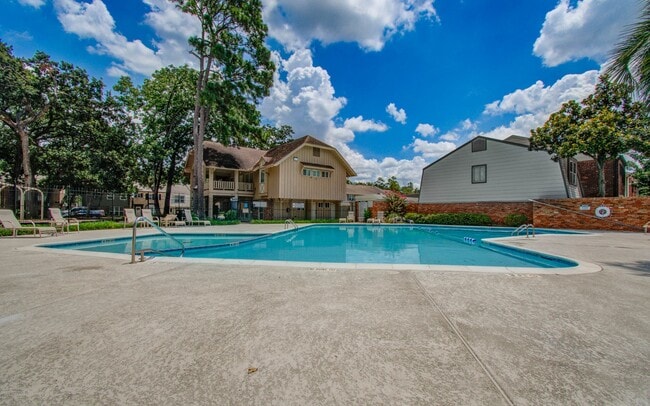 Building Photo - 402 Bendwood Dr