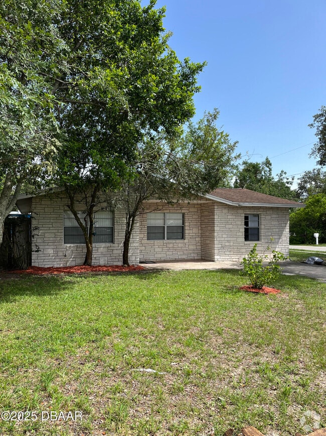 Building Photo - 1275 Golf Ave