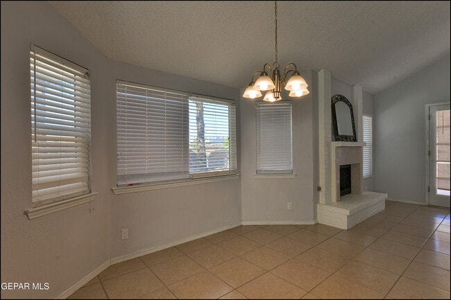 Building Photo - 609 Bristol Dr