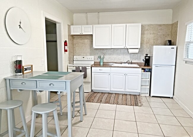 Building Photo - 9092 W Fort Island Trail
